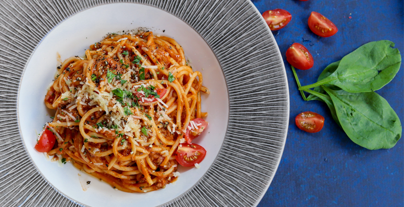Pasta with tomato, anchovy &amp; rosemary sauce &ndash; Check My Body Health Switzerland